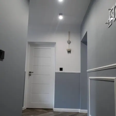 Lucy - Scisle Centrum Czestochowy * تشينستوخوفا