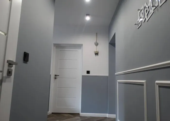 Lucy - Scisle Centrum Czestochowy * צ'סטוצ'ובה